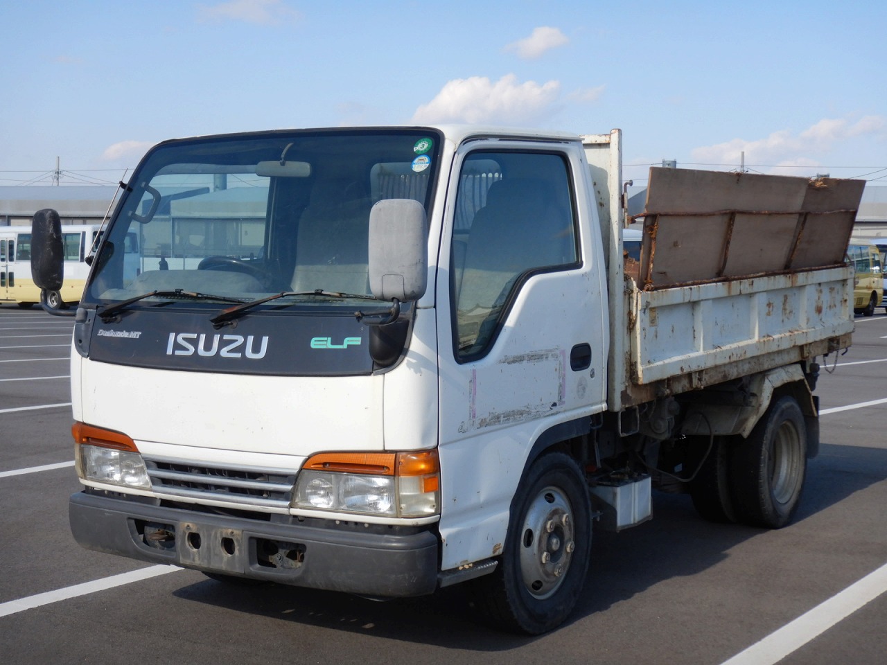 ISUZU Elf Truck