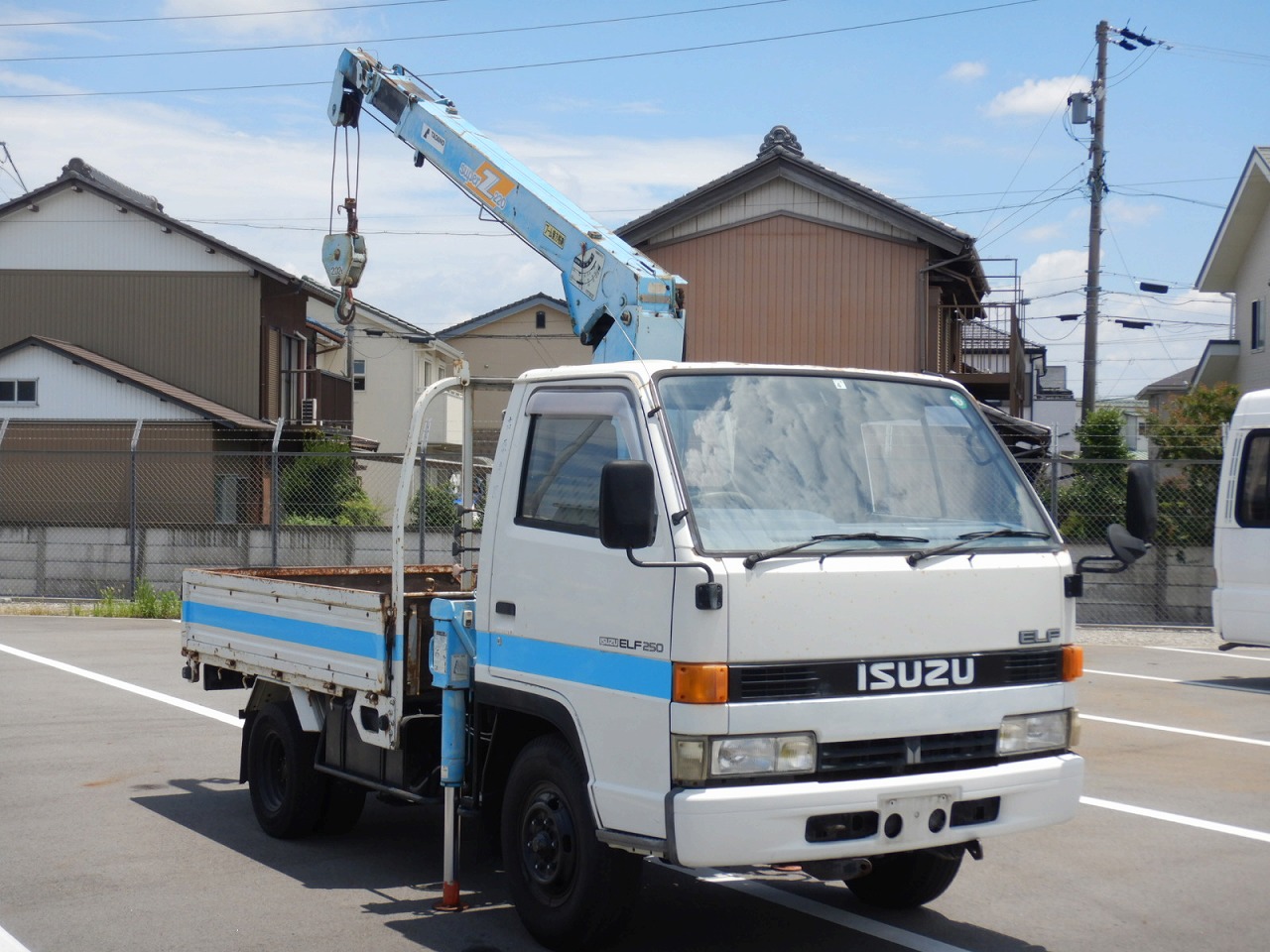 ISUZU Elf Truck