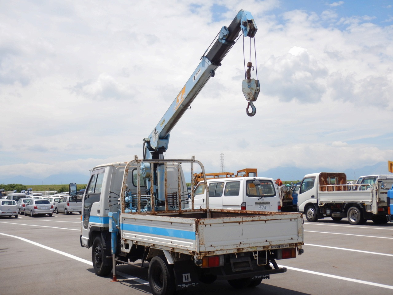 ISUZU Elf Truck