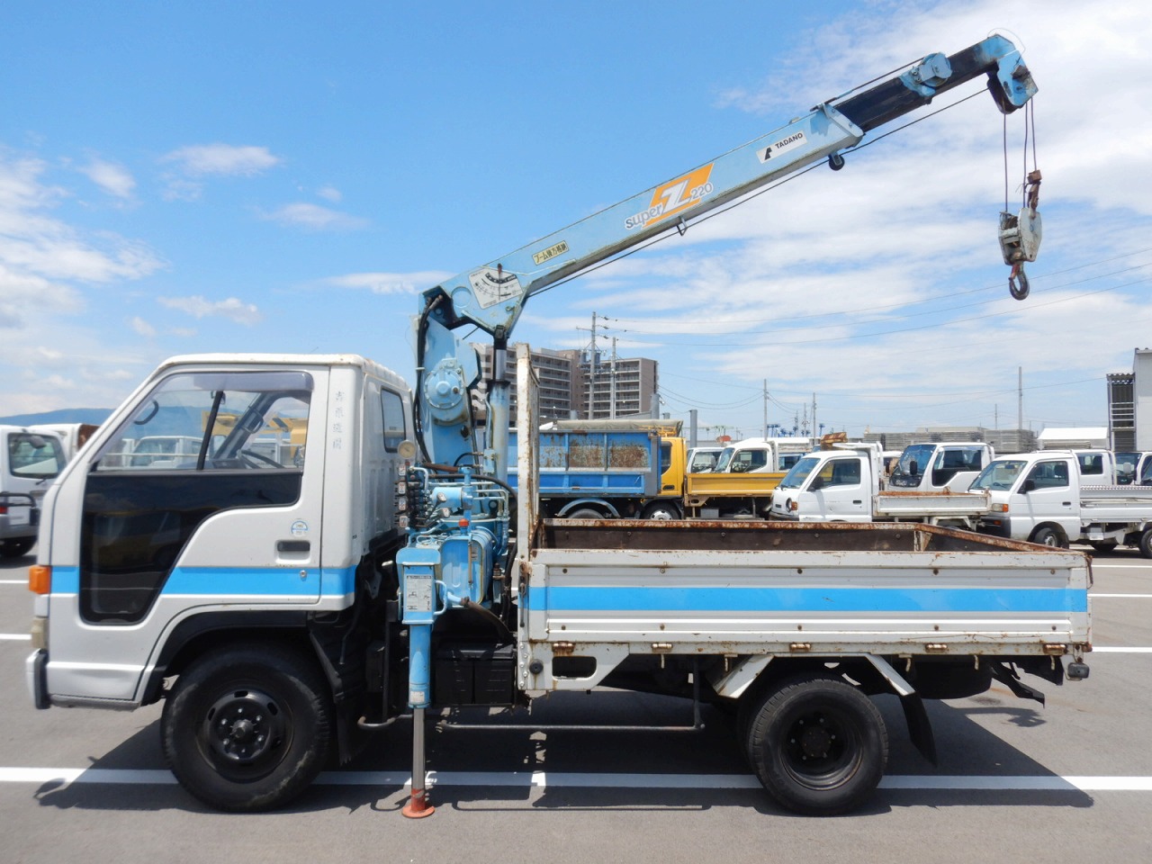 ISUZU Elf Truck