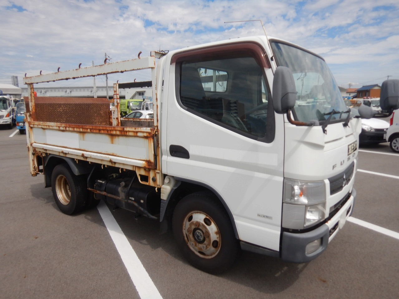 MITSUBISHI Canter