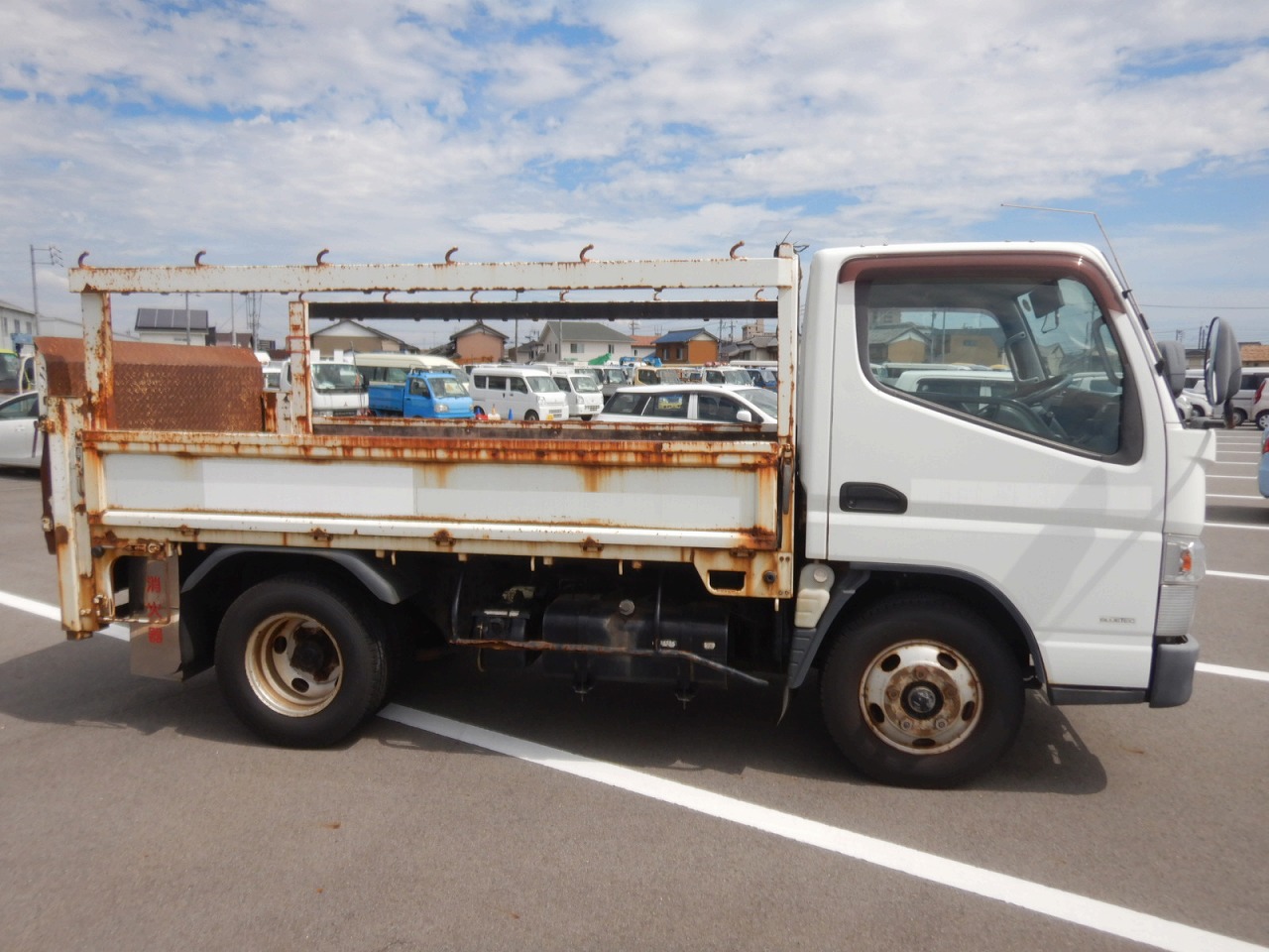 MITSUBISHI Canter