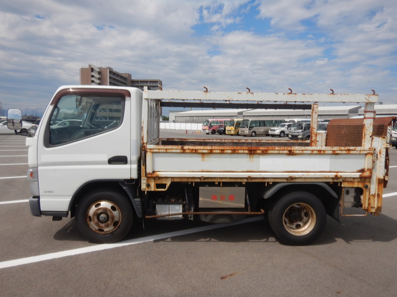 MITSUBISHI Canter