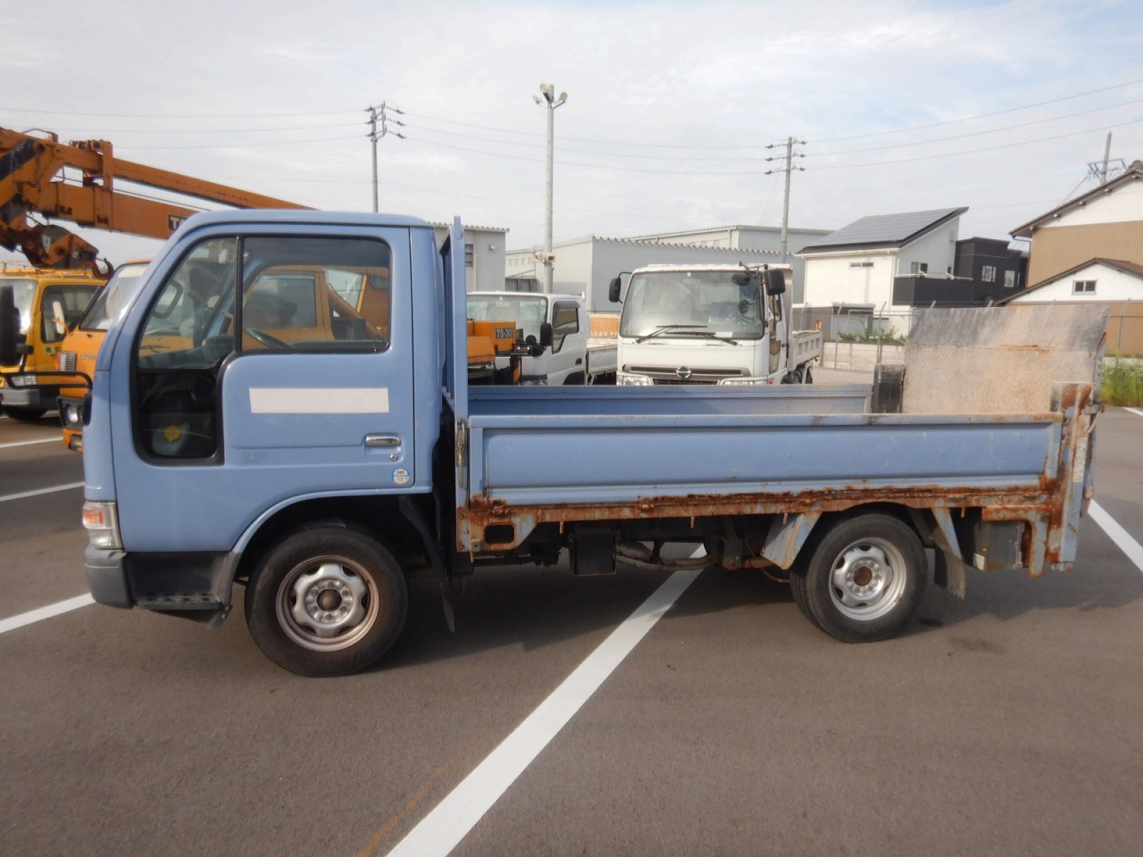 ISUZU Elf Truck