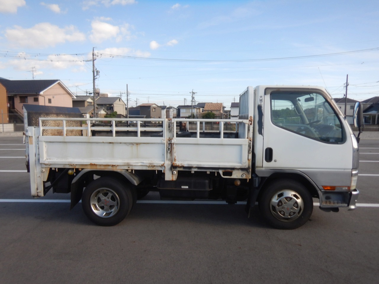 MITSUBISHI Canter