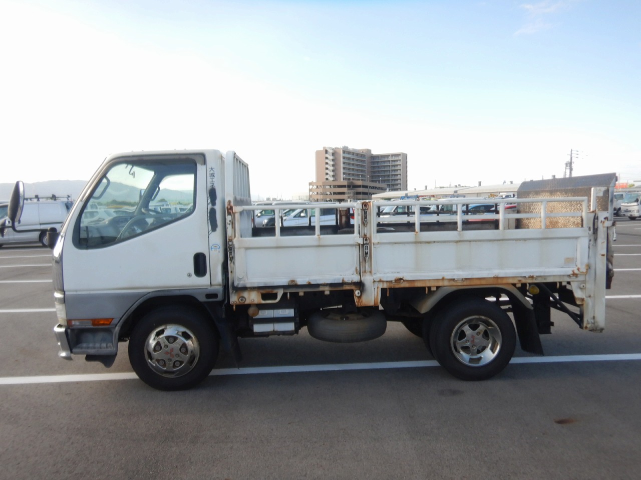 MITSUBISHI Canter