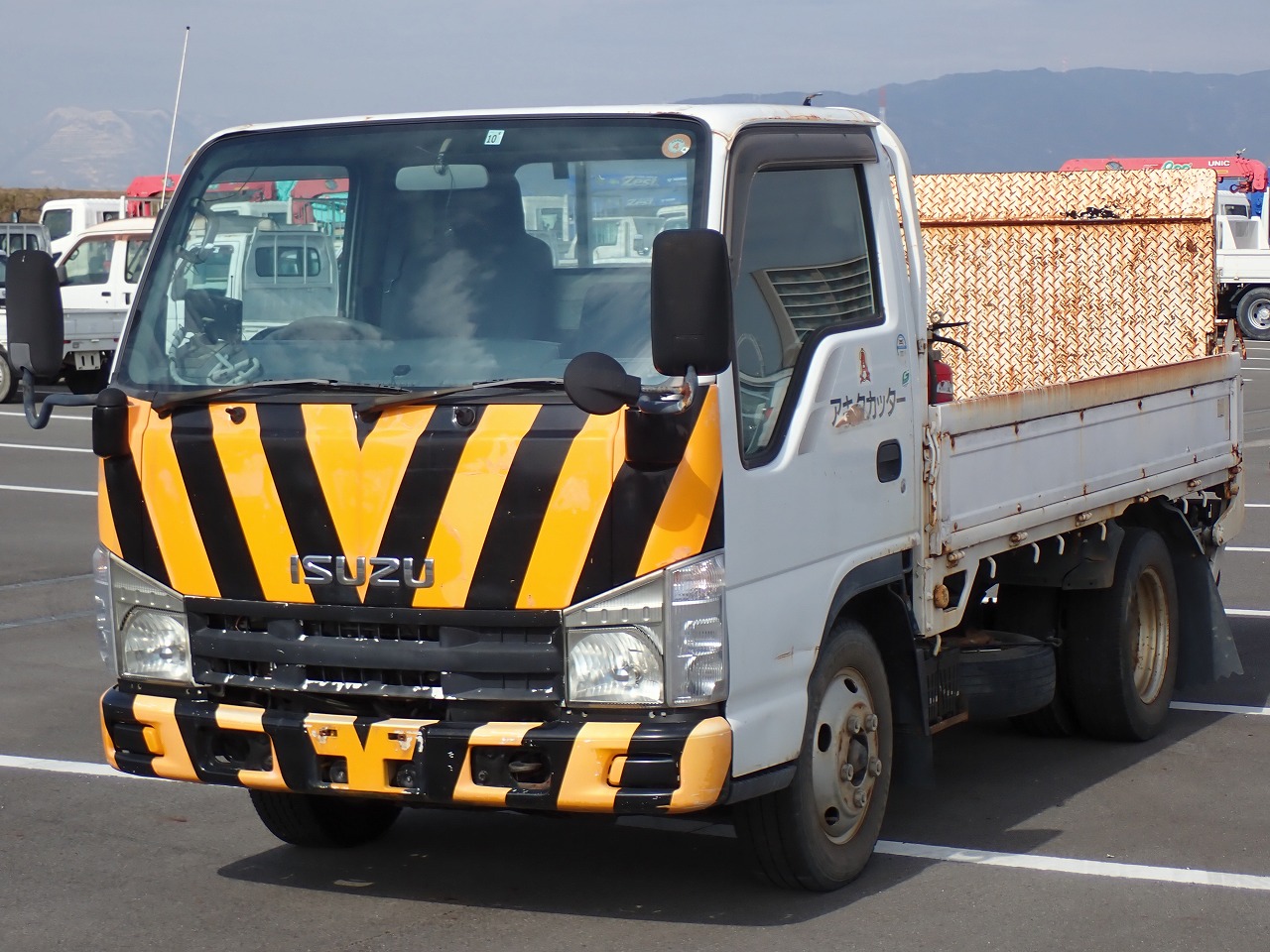 ISUZU Elf Truck