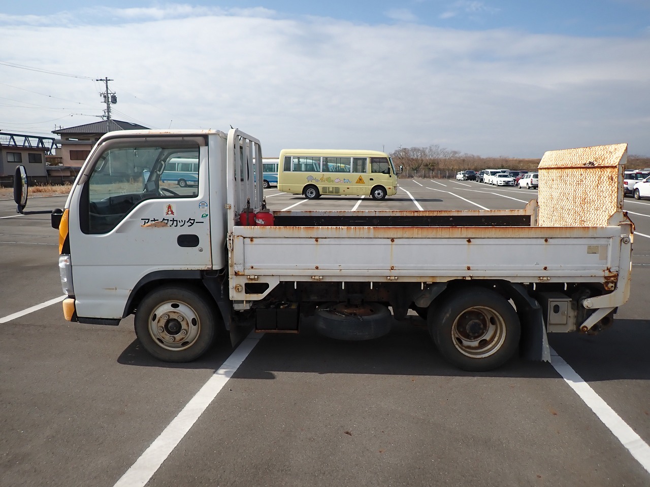 ISUZU Elf Truck