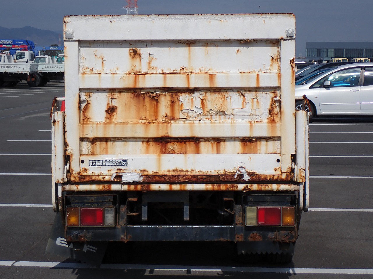 ISUZU Elf Truck