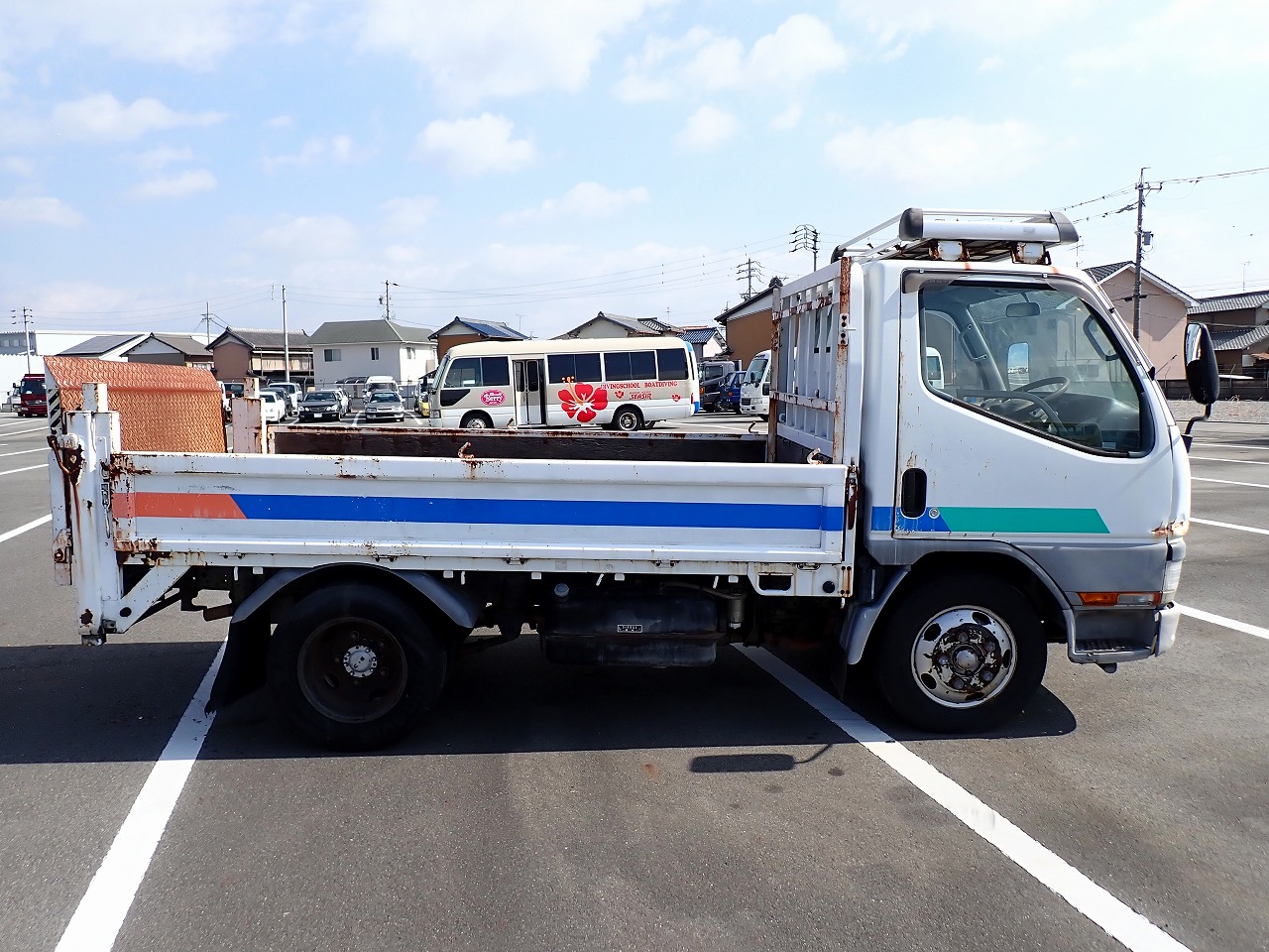MITSUBISHI Canter