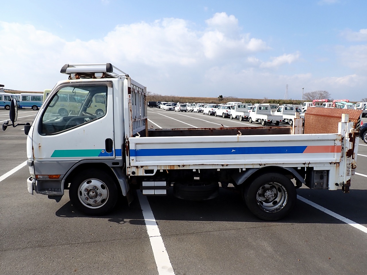 MITSUBISHI Canter