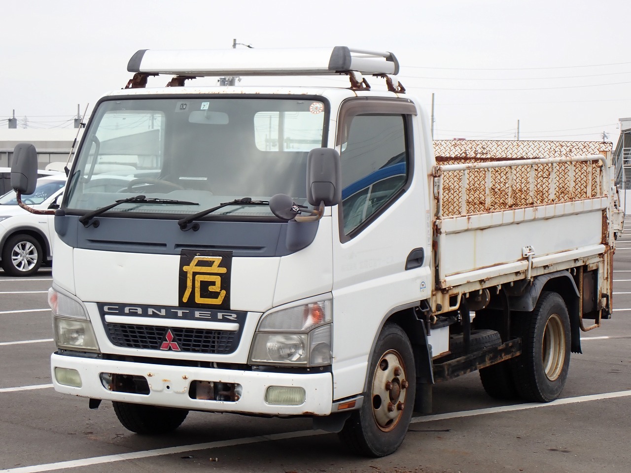 MITSUBISHI Canter