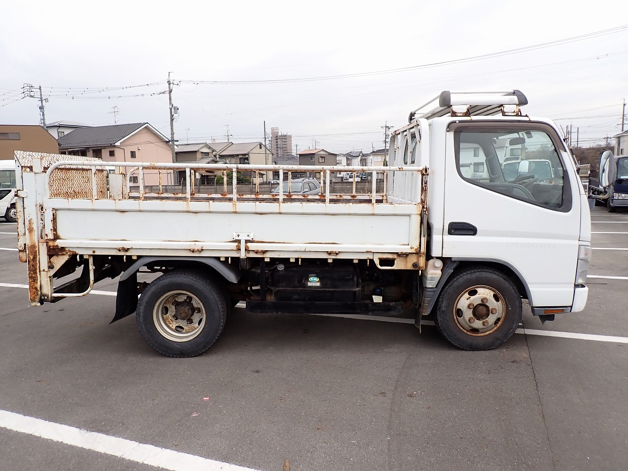 MITSUBISHI Canter