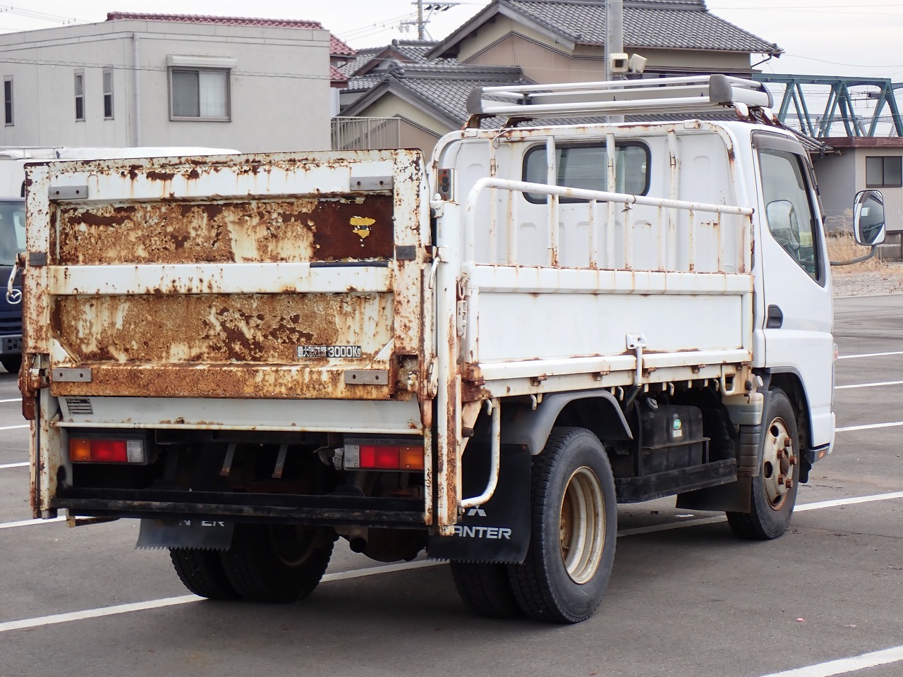 MITSUBISHI Canter