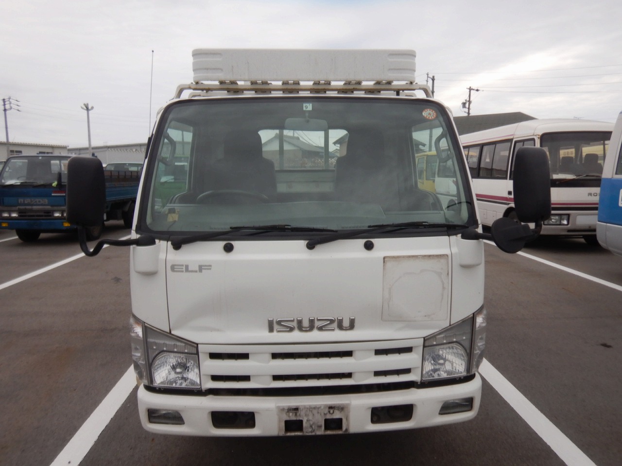 ISUZU Elf Truck