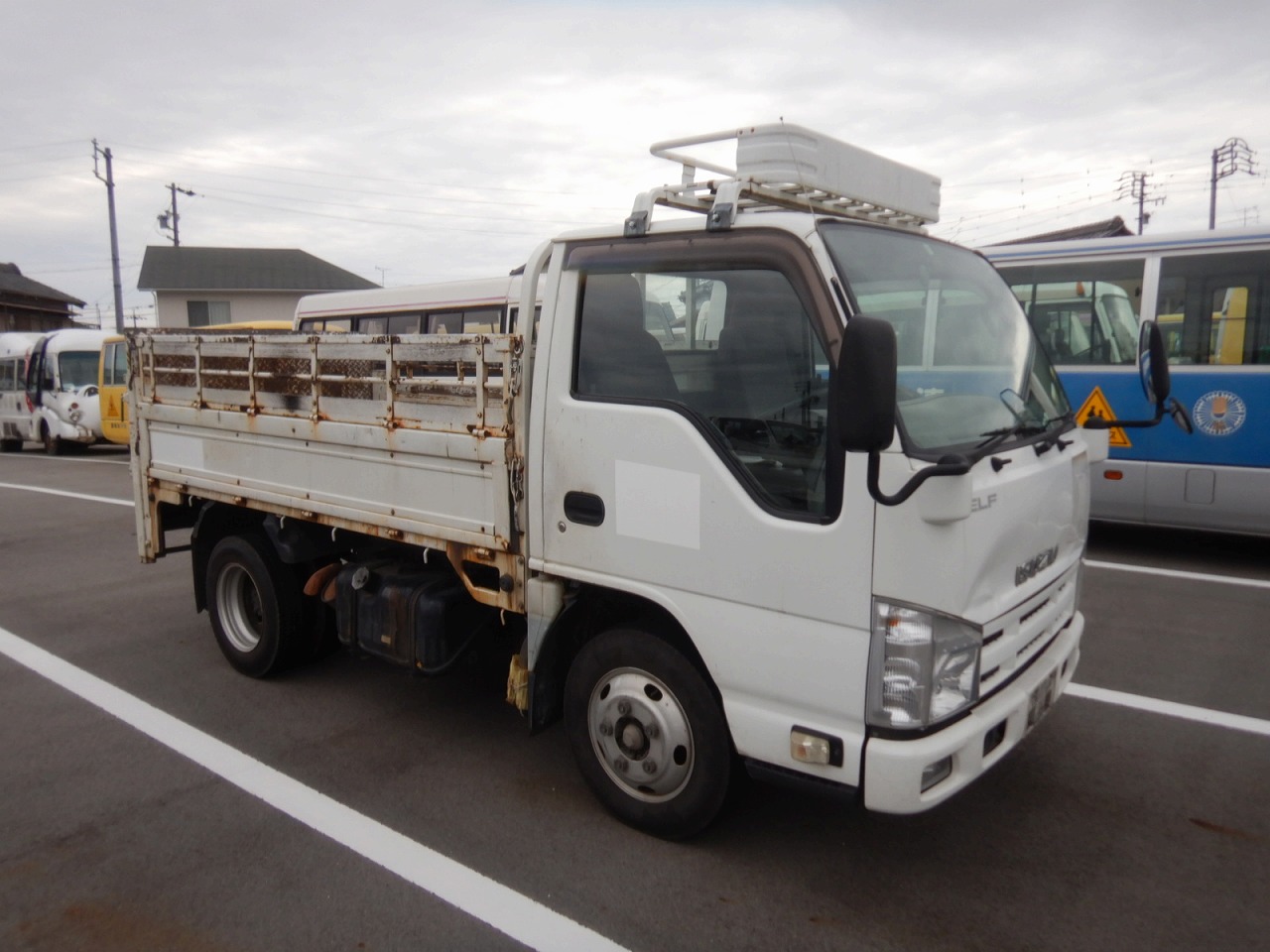 ISUZU Elf Truck