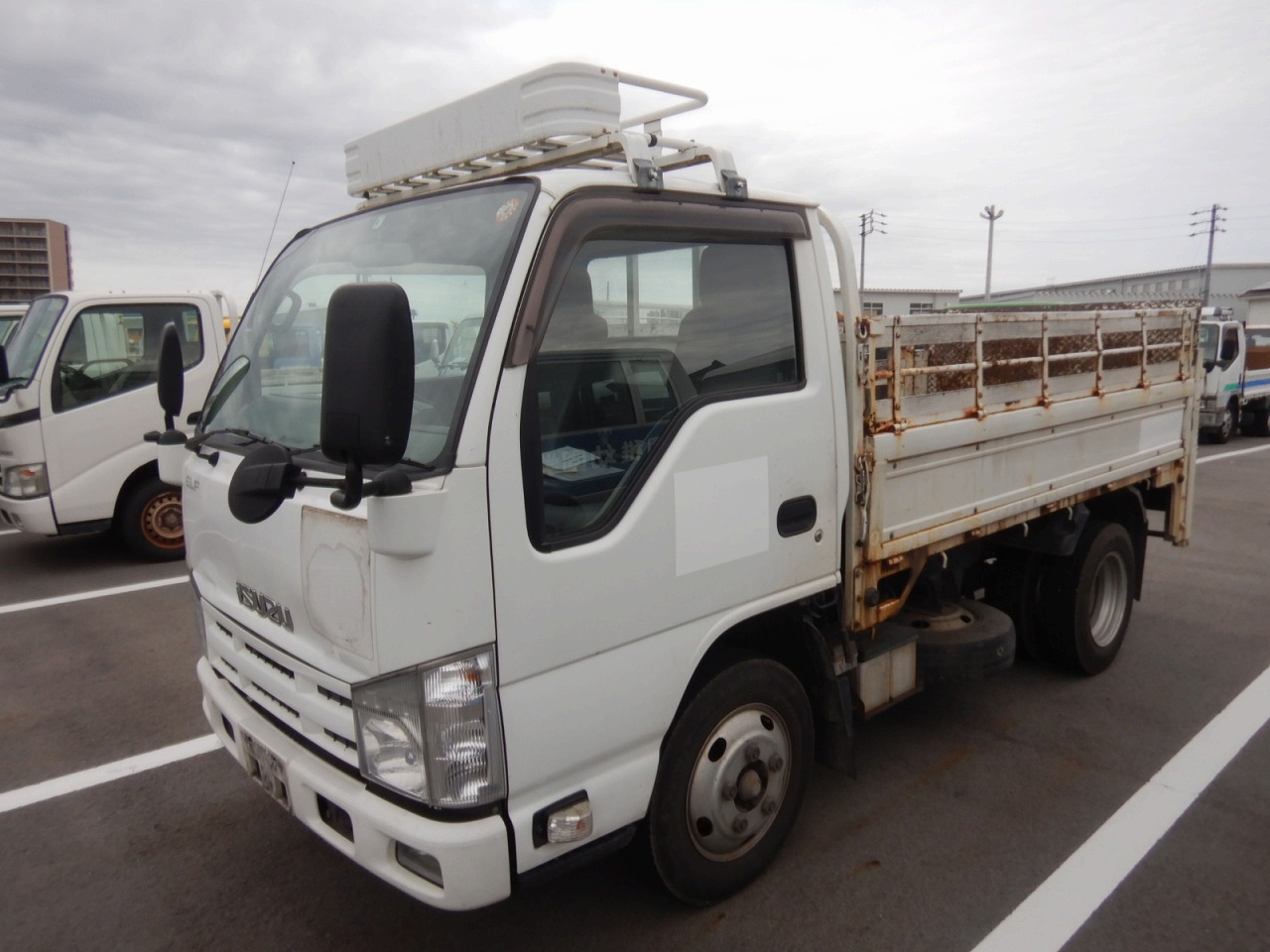 ISUZU Elf Truck