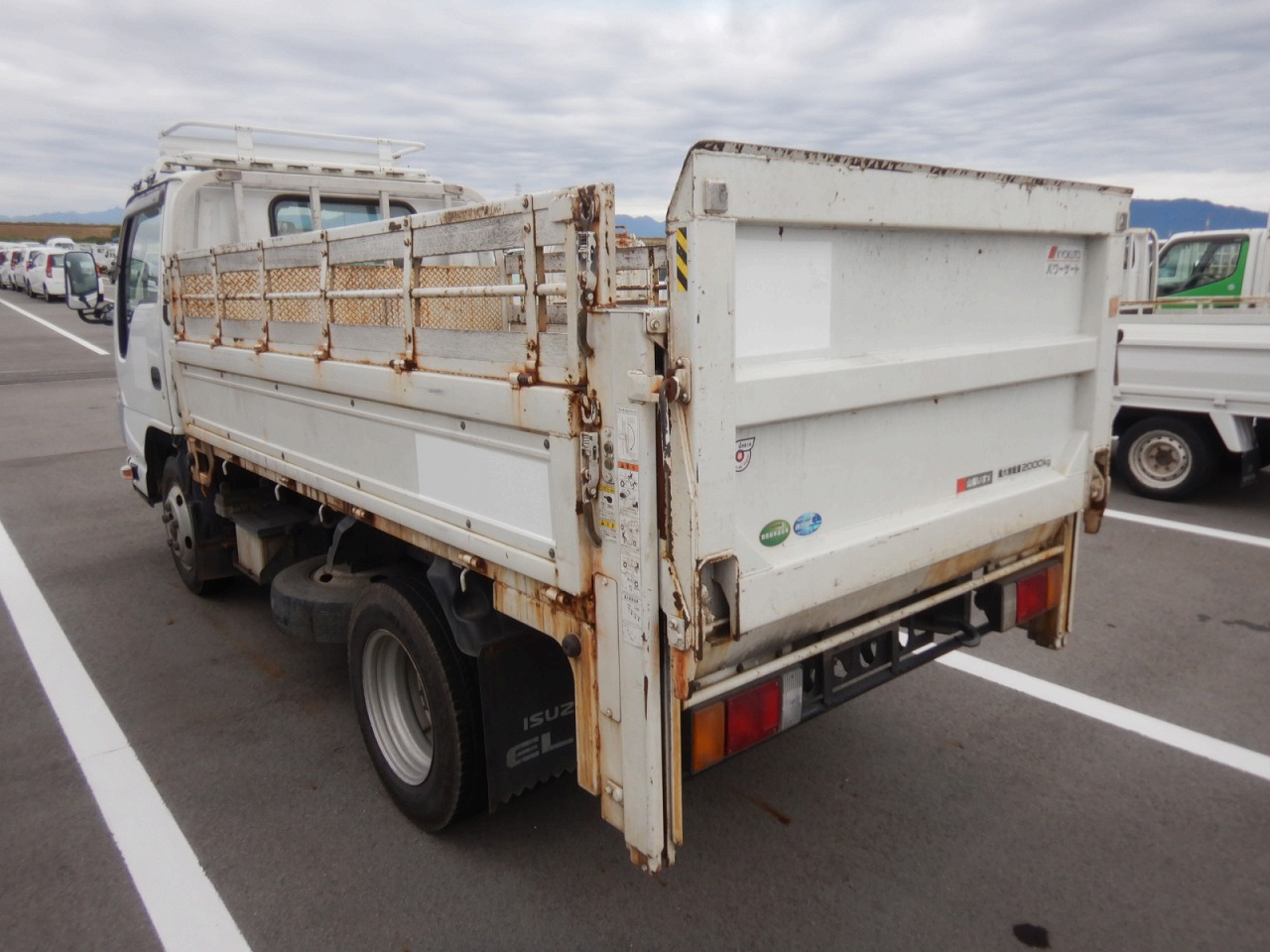 ISUZU Elf Truck