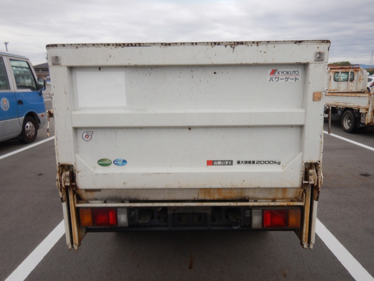 ISUZU Elf Truck