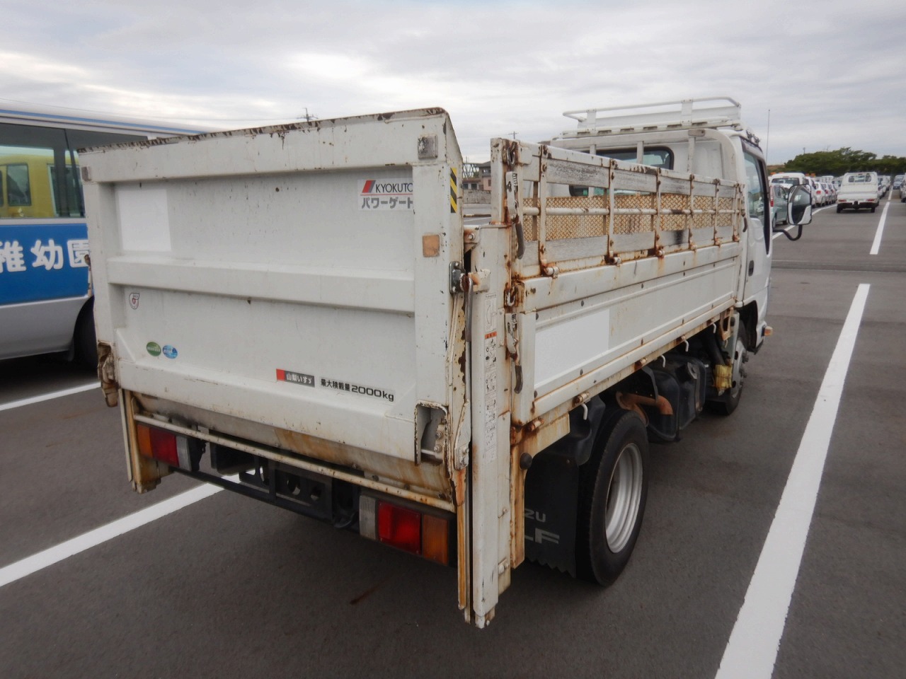 ISUZU Elf Truck