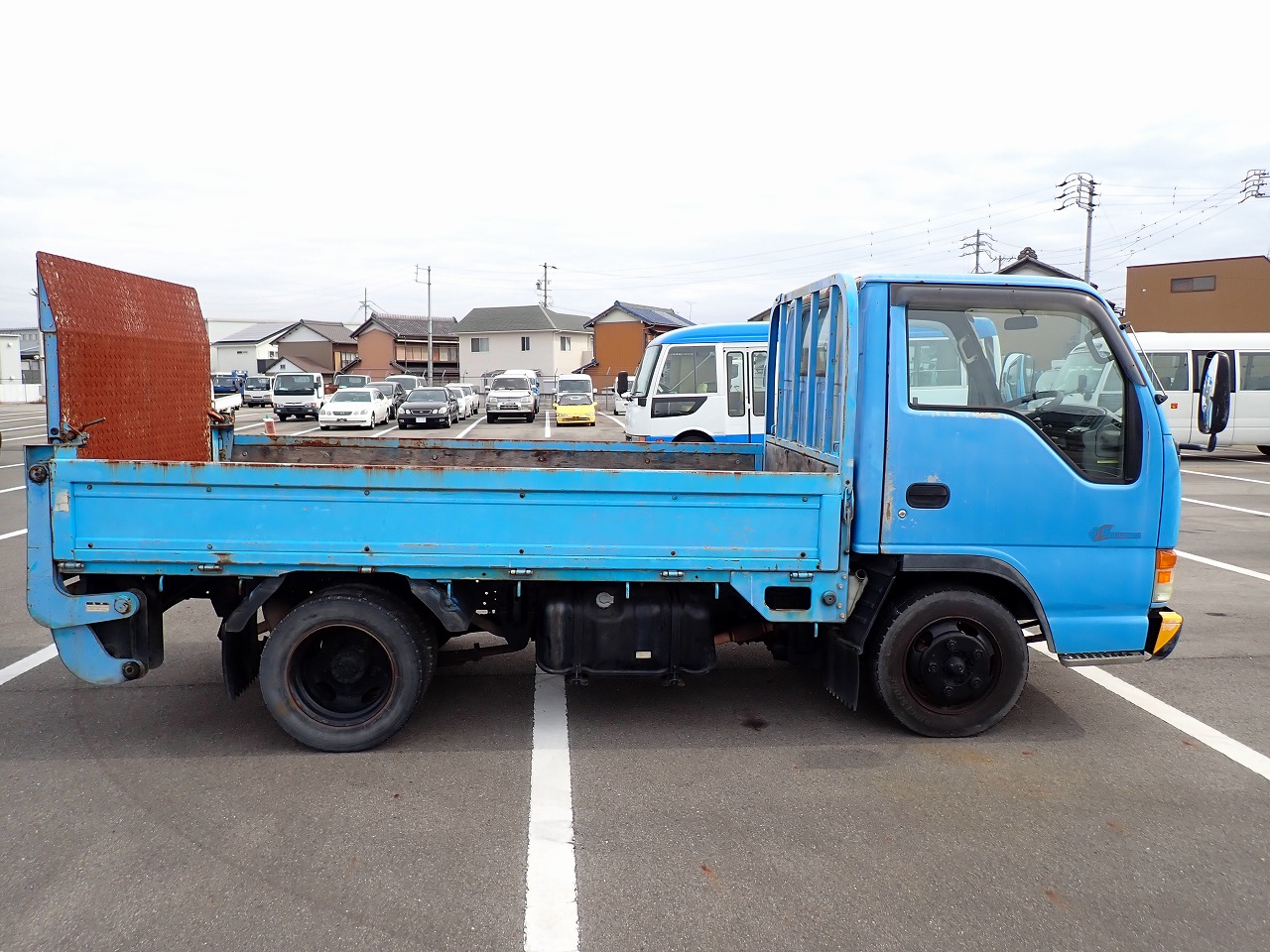 ISUZU Elf Truck