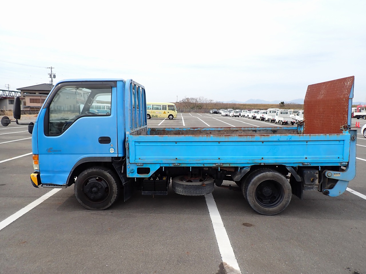 ISUZU Elf Truck