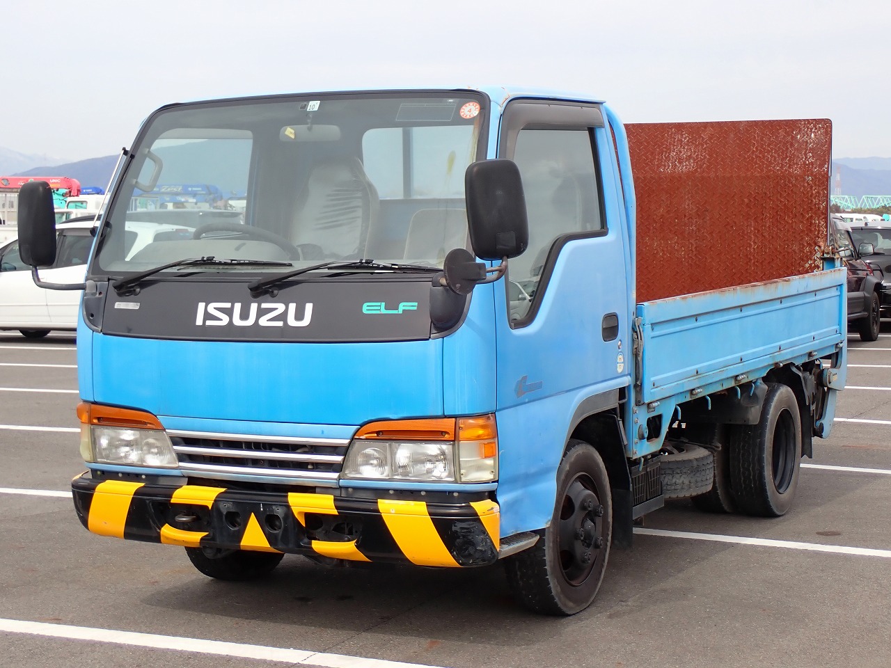ISUZU Elf Truck