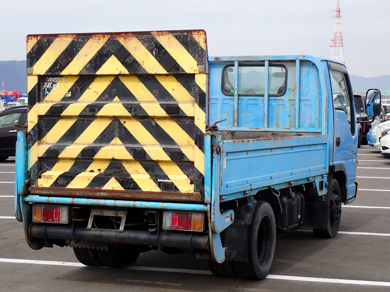 ISUZU Elf Truck