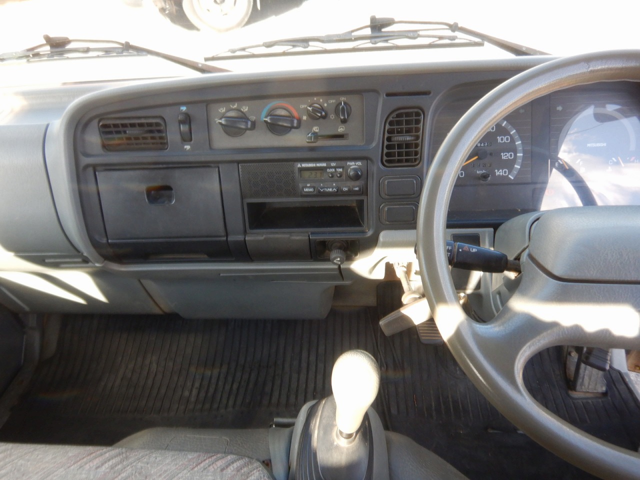 MITSUBISHI Canter Guts