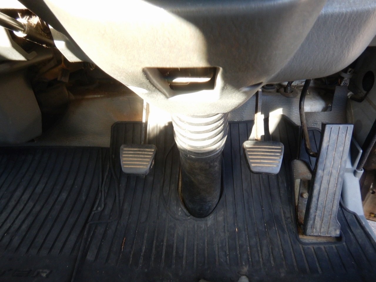 MITSUBISHI Canter Guts