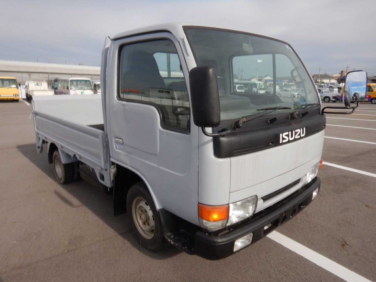 ISUZU Elf Truck