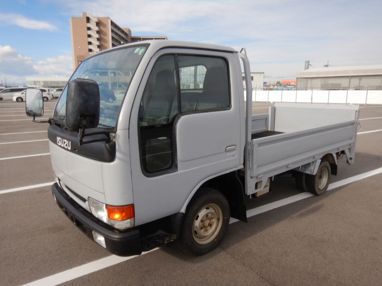 ISUZU Elf Truck