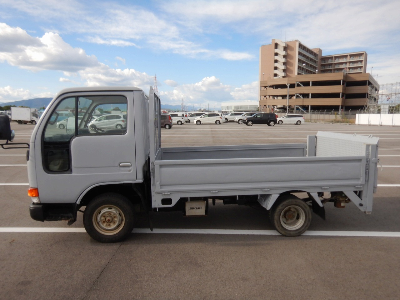 ISUZU Elf Truck