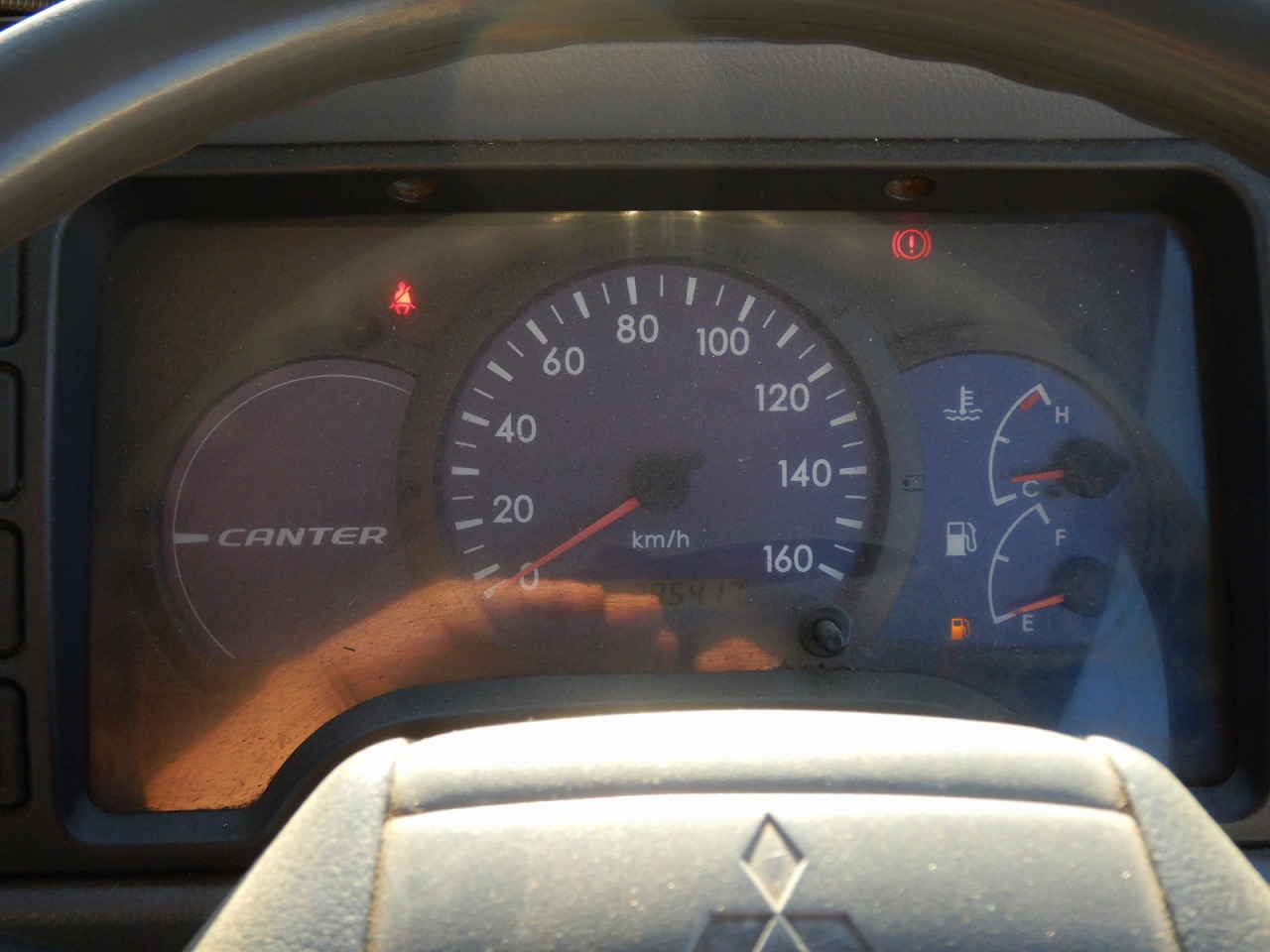 MITSUBISHI Canter