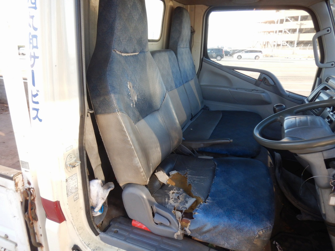 MITSUBISHI Canter