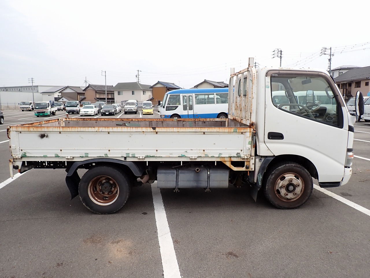 TOYOTA Dyna Truck