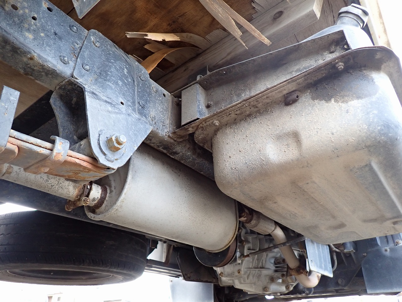 MITSUBISHI Canter Guts
