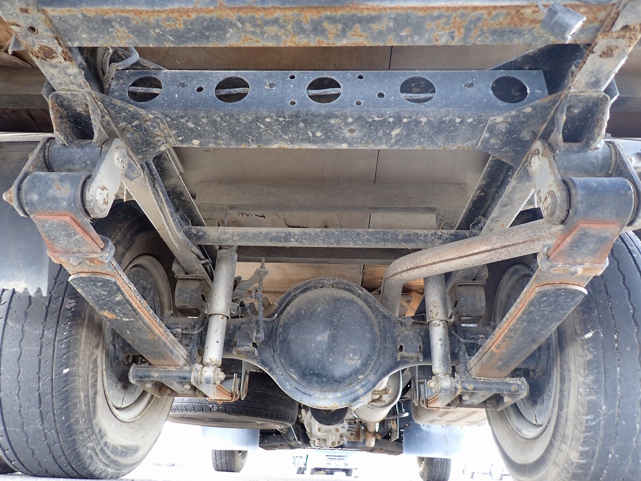 MITSUBISHI Canter Guts