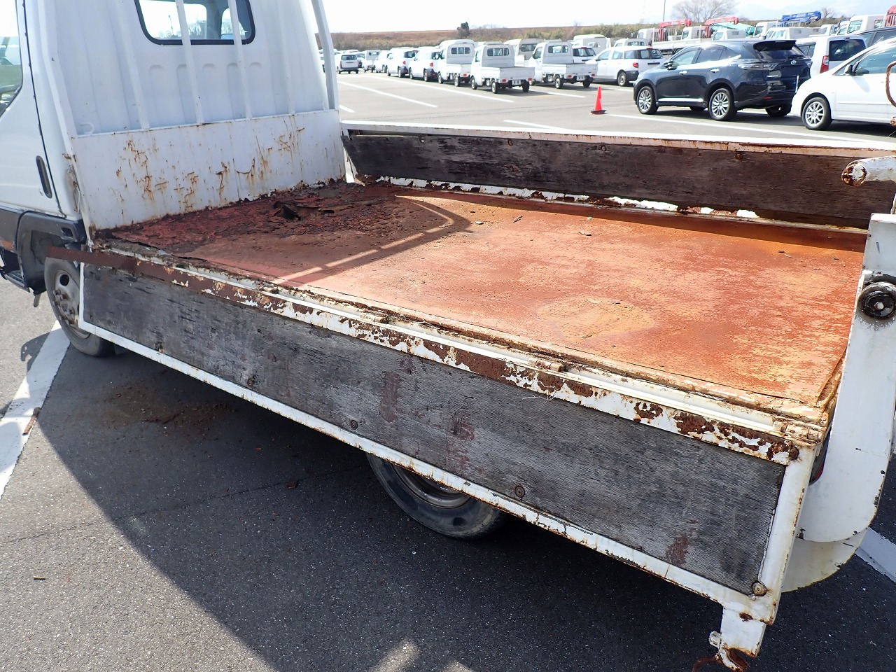 MITSUBISHI Canter Guts