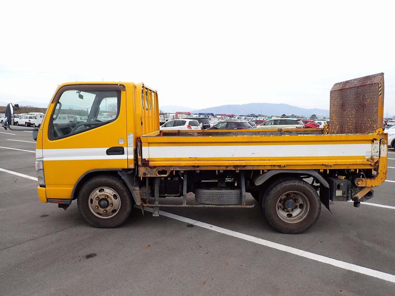 MITSUBISHI Canter