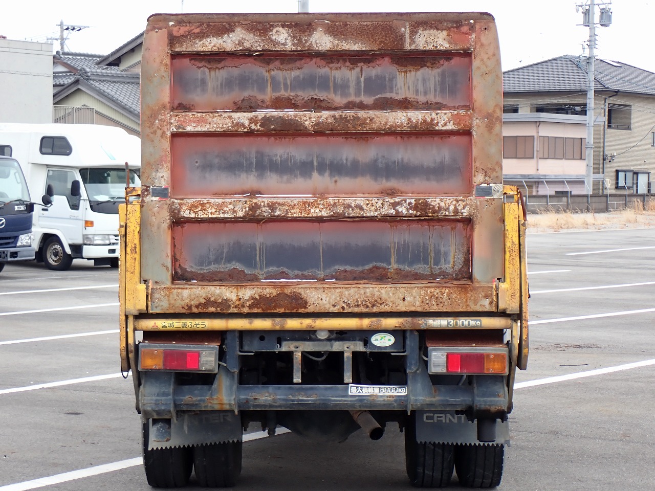 MITSUBISHI Canter