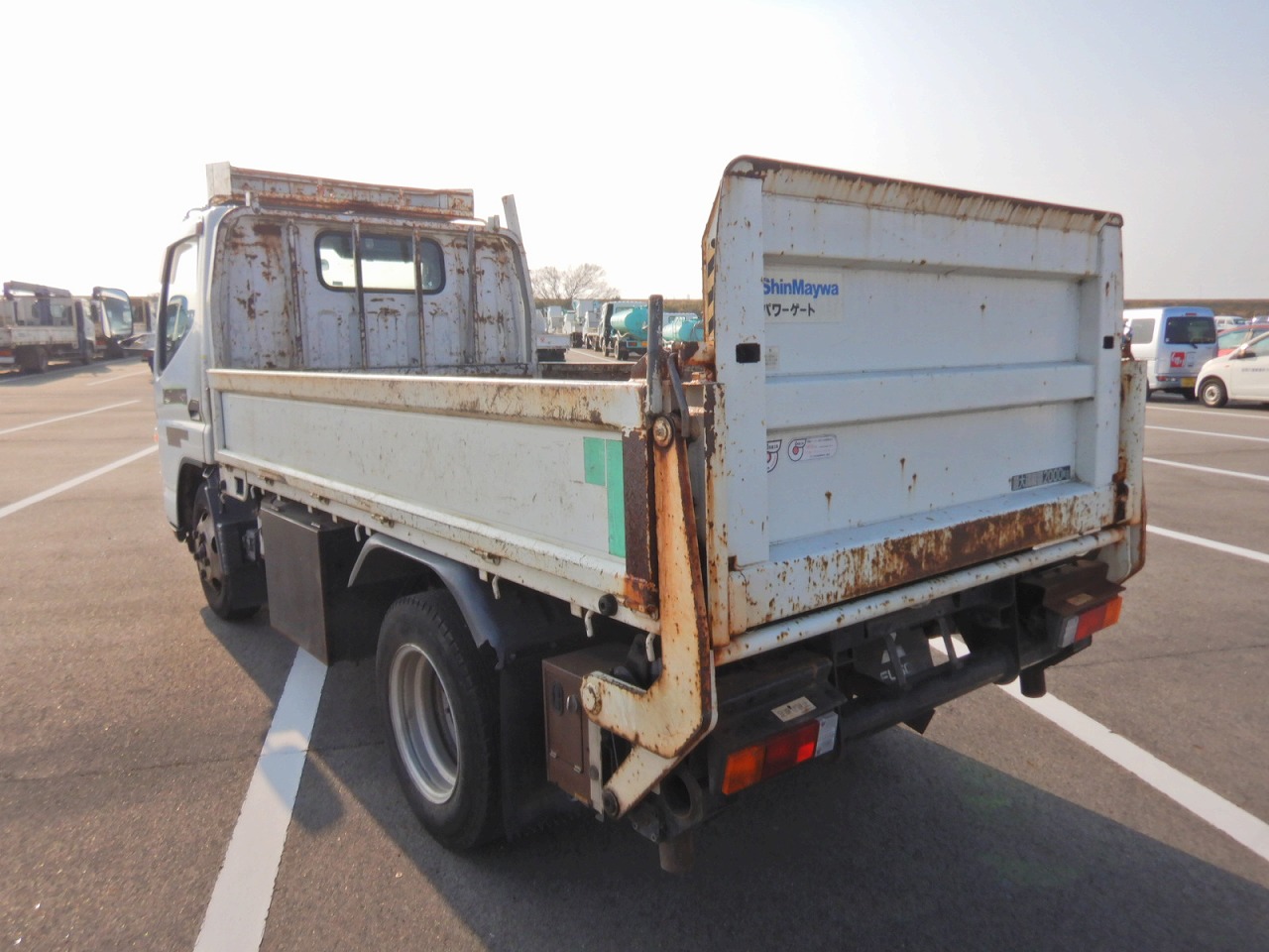 MITSUBISHI Canter