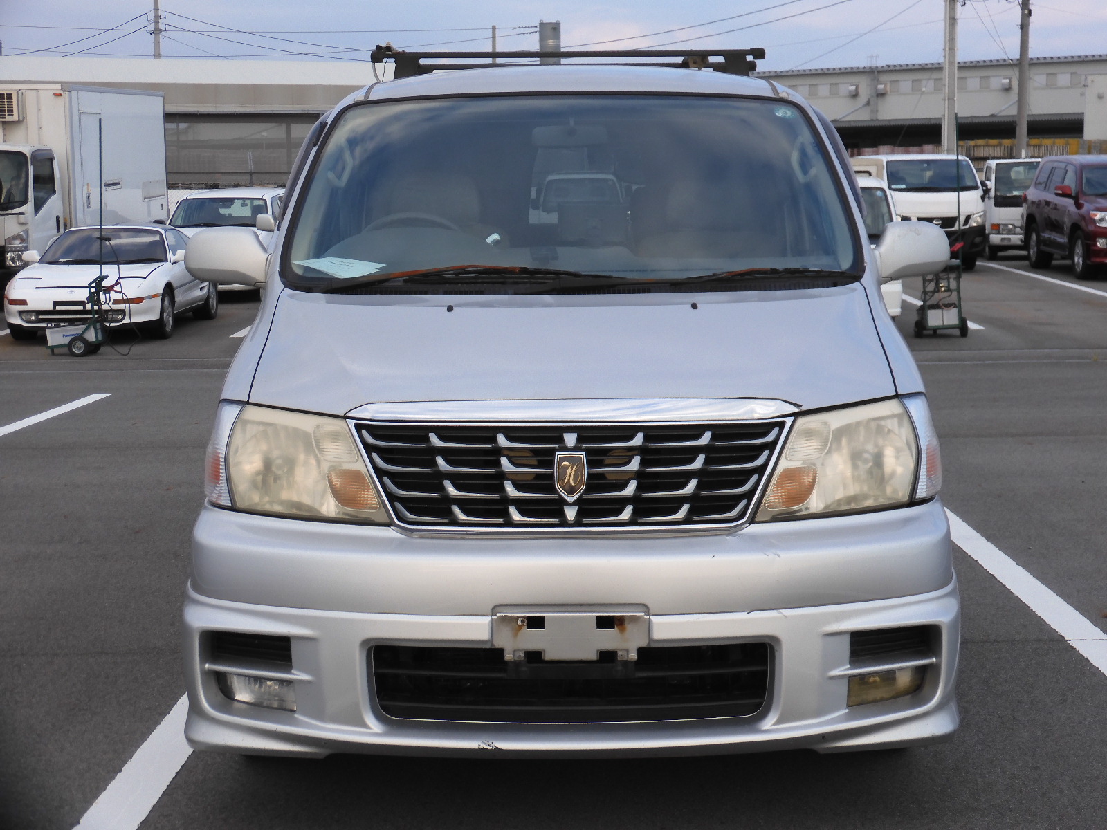 TOYOTA Grand Hiace