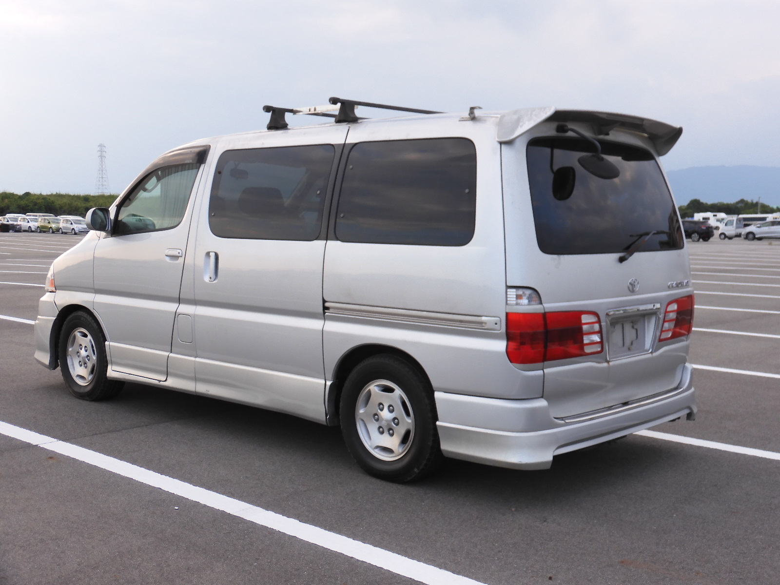 TOYOTA Grand Hiace