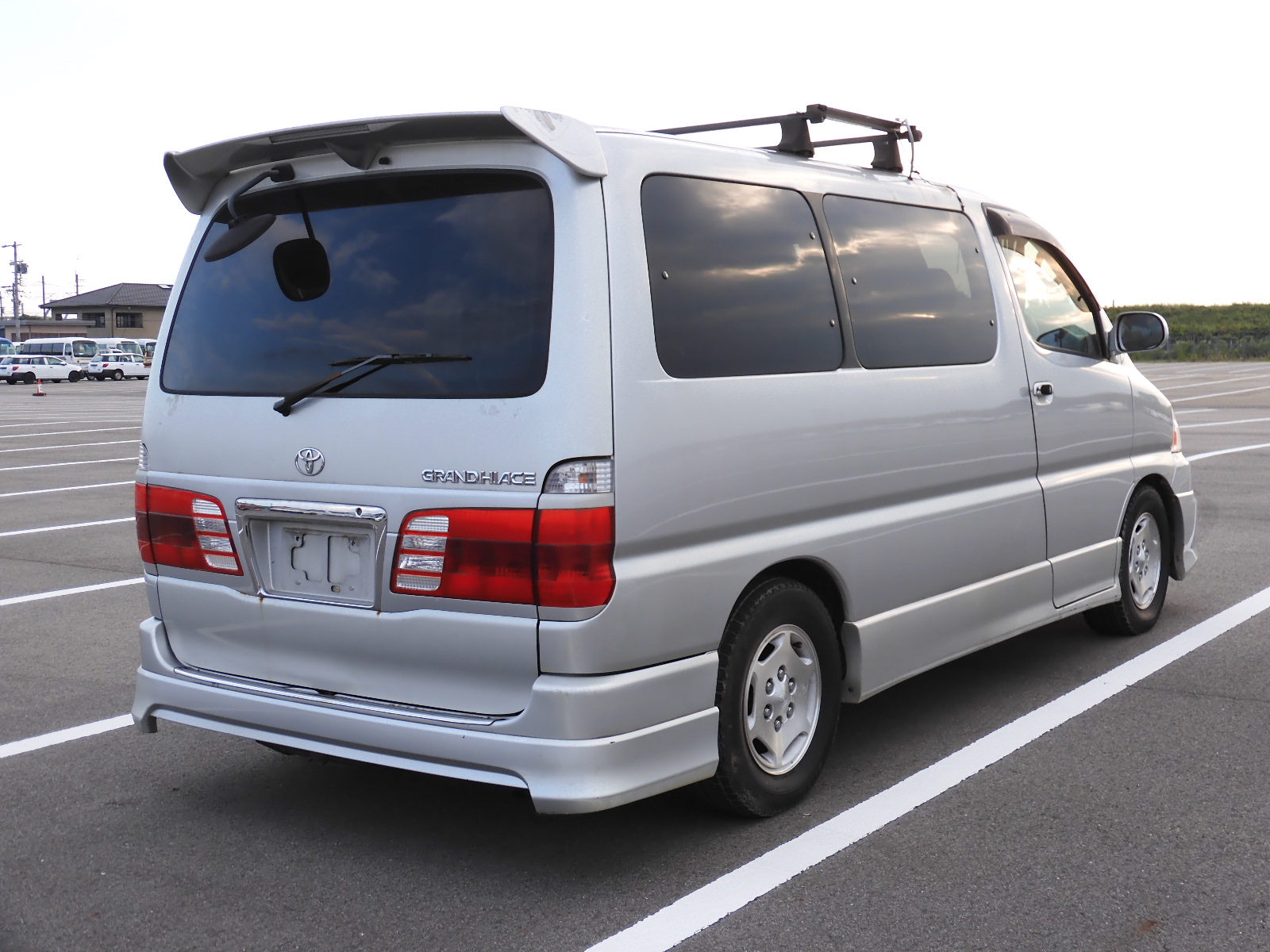 TOYOTA Grand Hiace