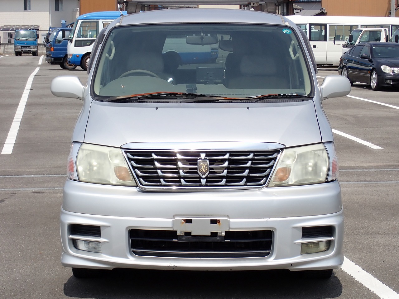 TOYOTA Grand Hiace