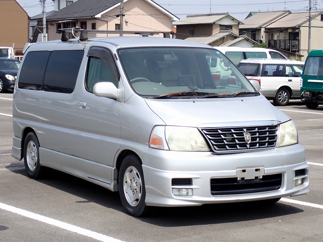 TOYOTA Grand Hiace