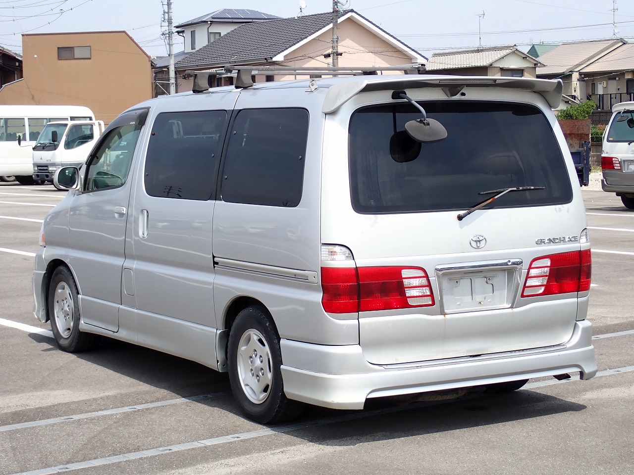 TOYOTA Grand Hiace