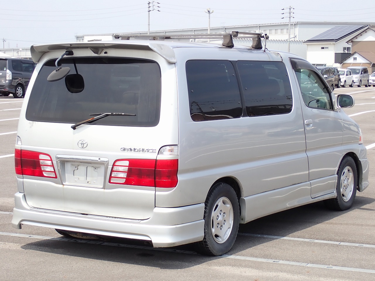 TOYOTA Grand Hiace