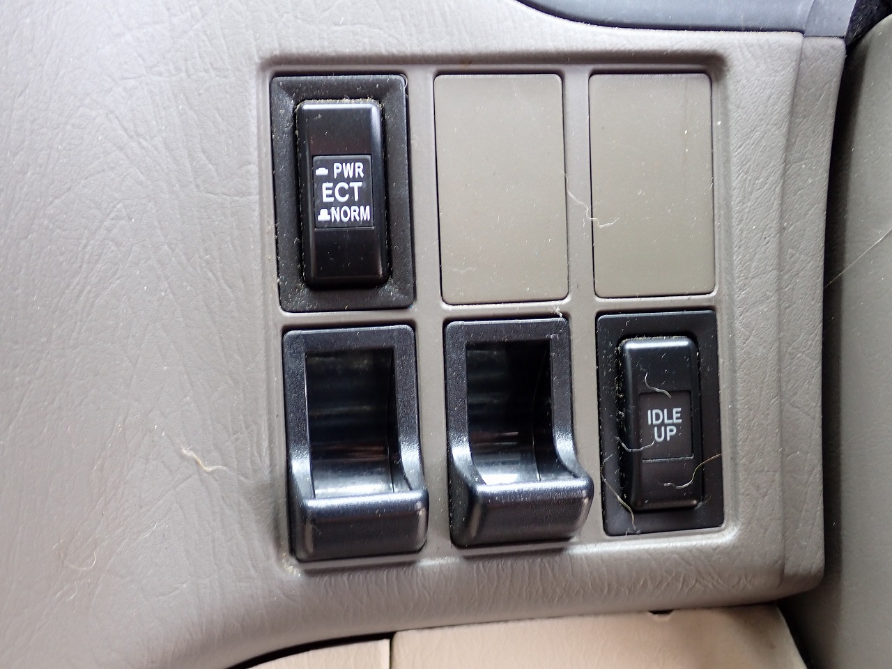 TOYOTA Grand Hiace